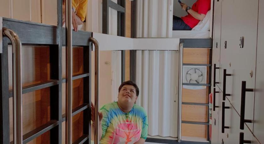 Sleepbox Hostel Suratthani Σούρατ Τανί Εξωτερικό φωτογραφία